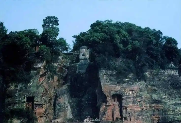 四川乐山大佛胸口旁发现密室,考古专家进入后,揭开千年神秘面纱