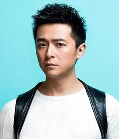 国字脸男生清爽露额头清爽 短发