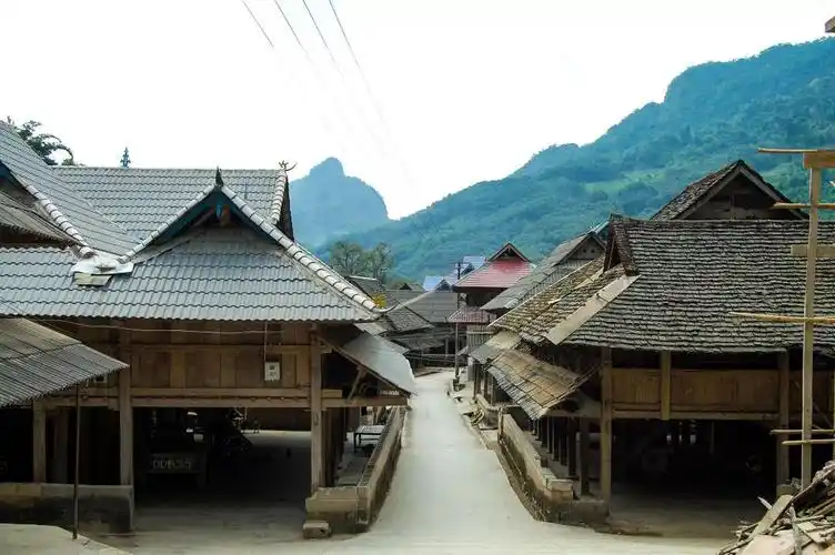 傣族村寨上下一心的秘密:选好寨心,人心必稳_手机搜狐网