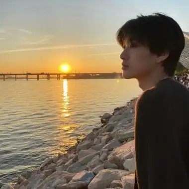 男生成熟干净痞帅头像图片