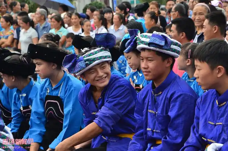 隆林金钵乐舞竹竿拦亲展现高山汉族民俗风情