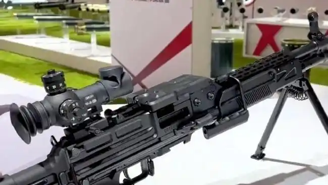 国产轻机枪首次采用可散弹链供弹