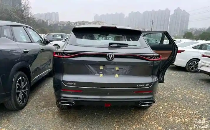 长安汽车uniz实车曝光采用纵横万象设计语言霸气无比