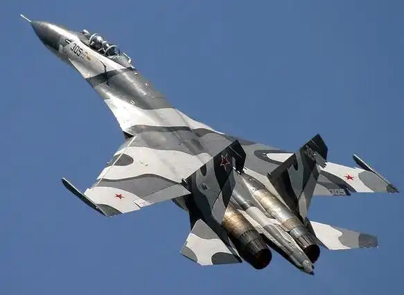 p>苏-27战斗机(俄文: b>Сухой Су-27 /b>,英文: b>sukhoi su