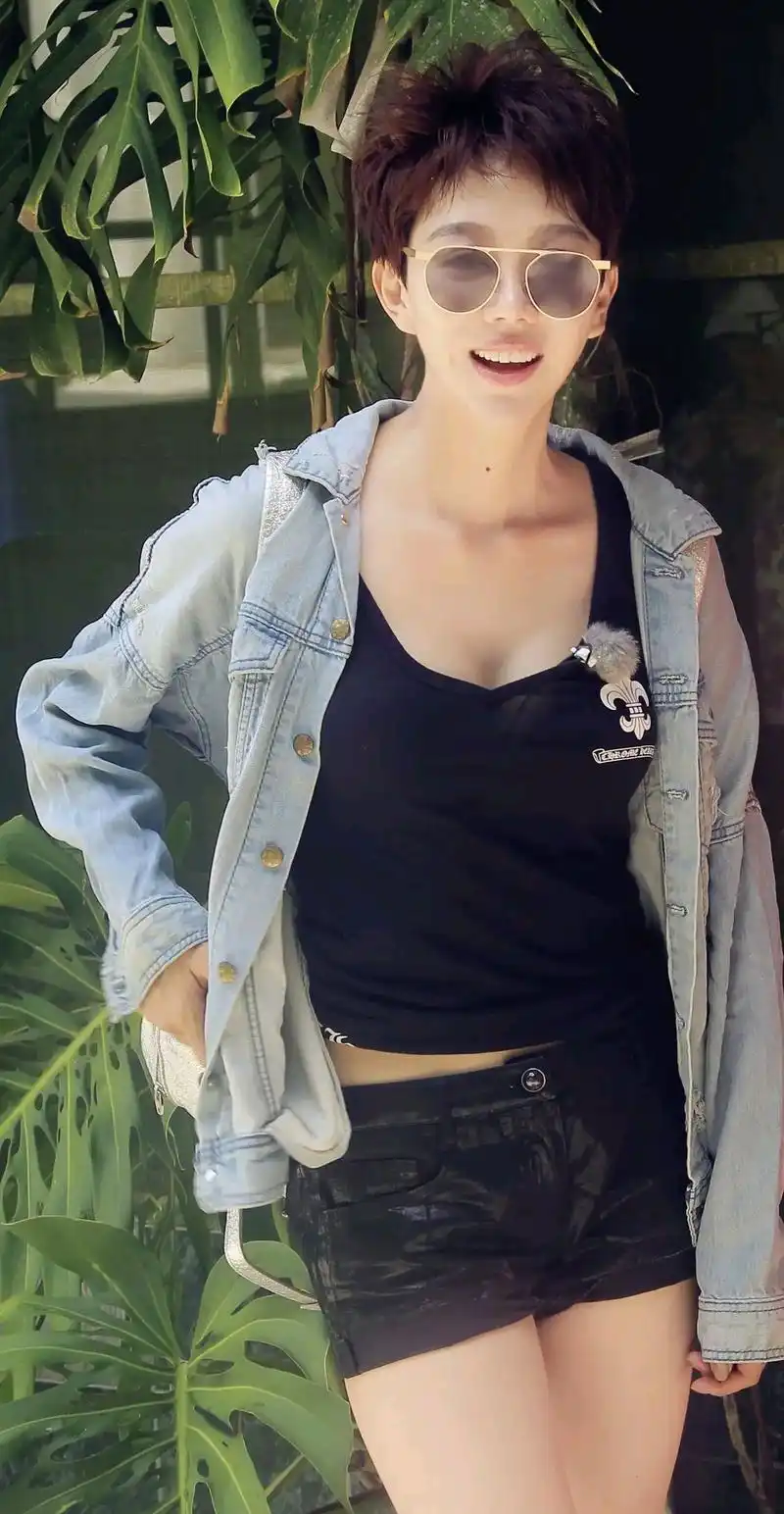 姜妍高清写真图集,身材与美貌并存,性感迷人