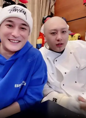 九局快手首秀人气69万球球嫌他太老不会在一起方丈露脸未被封禁