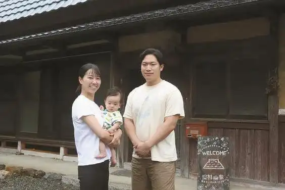 日本兵库县市野野村诞生20年来第一个婴儿 本版图片gj