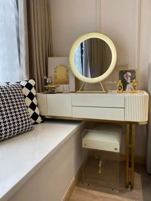 定制飘窗梳妆台,小房间就要把空间用到极致