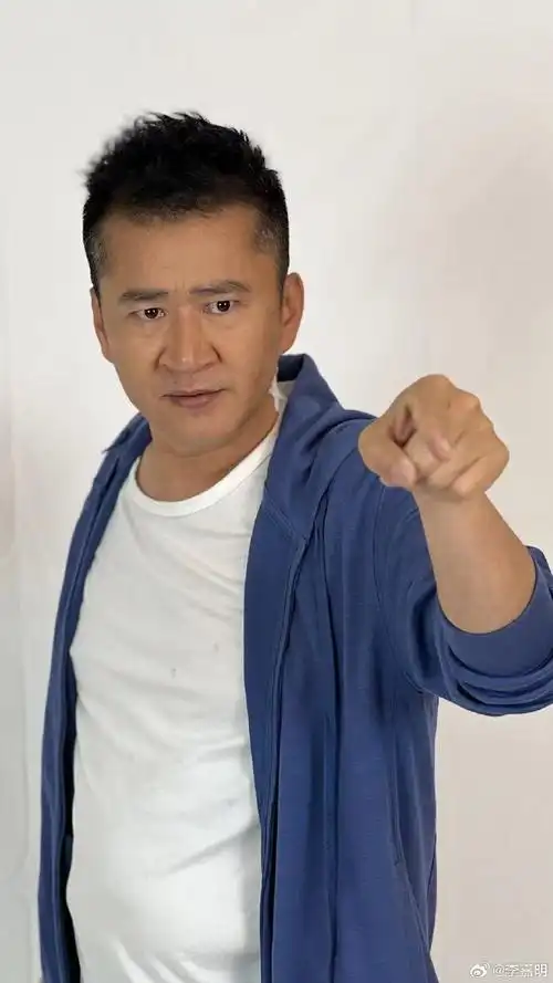 谢谢总导演张笑君老哥,谢谢导演赵鑫赵导给机会!谢谢同仁们的帮助!