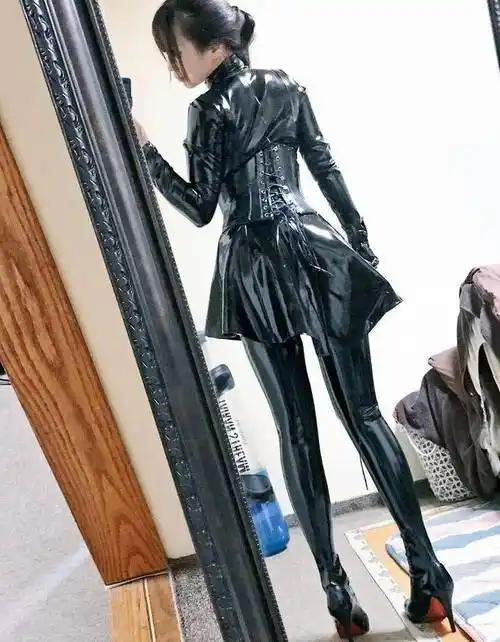 原创国内漫展为何禁止胶衣cos入场女鼓包男压枪是小事关键是这个