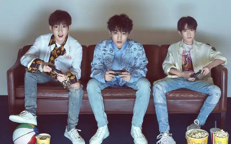 tfboy组合六周年高清图片桌面壁纸