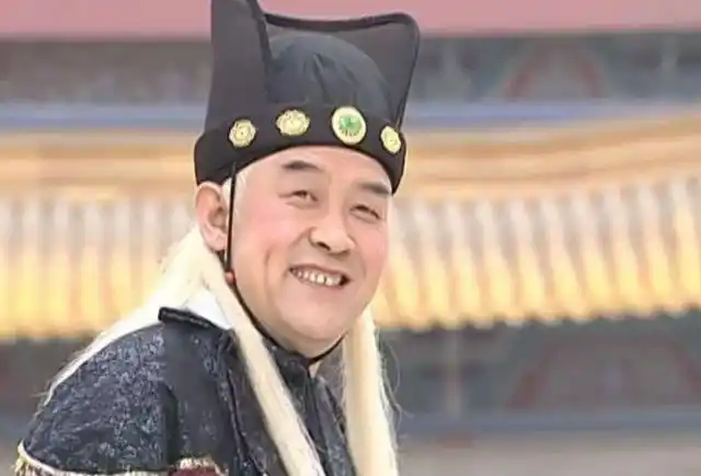 四位扮演"太监"的演员,三位惟妙惟肖,他还演出了硬汉的感觉