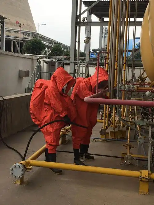 检修部组织氨区泄漏事故处置演练