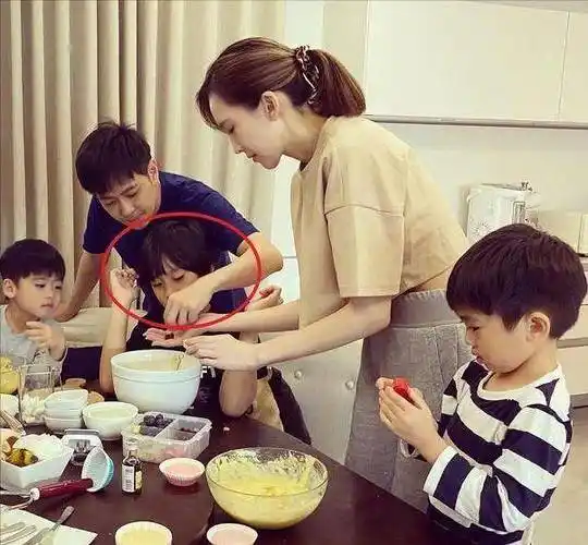 看着林志颖的三个孩子不停地成长,人们不得不感叹时光飞逝.