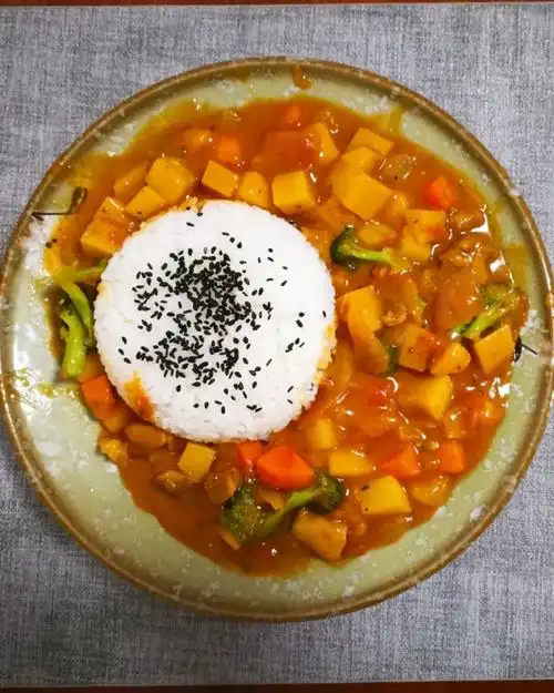 什锦蔬菜鸡肉咖喱