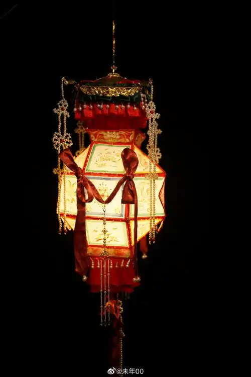 所以我几乎没有做变动,只增加了一些图案细节～#中国传统灯笼##花灯