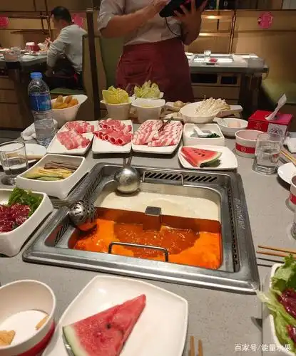 为什么都喜欢海底捞吃火锅,看看人家怎么过生日的