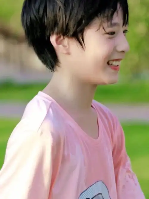 刘文小时候超可爱