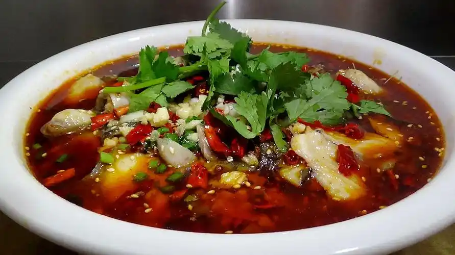 十几年的大厨教你水煮鱼技巧,鱼片滑嫩,香辣过瘾,做法很简单