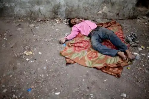 印度吸毒者从生到死致命的诱惑的头号杀手