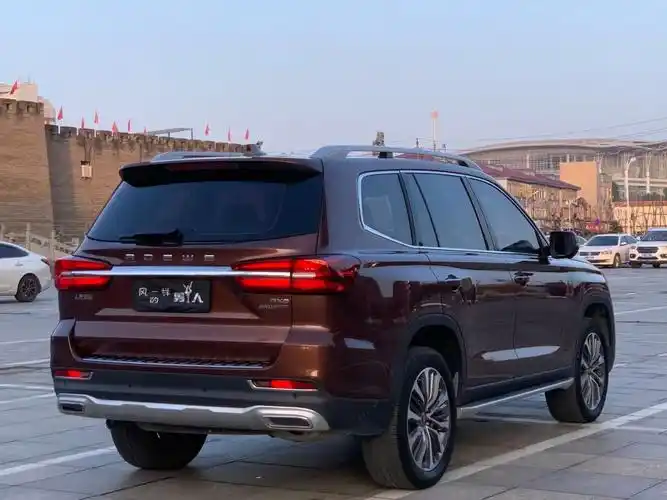 荣威 rx8  2018款 30t 智联网四驱至尊版图片