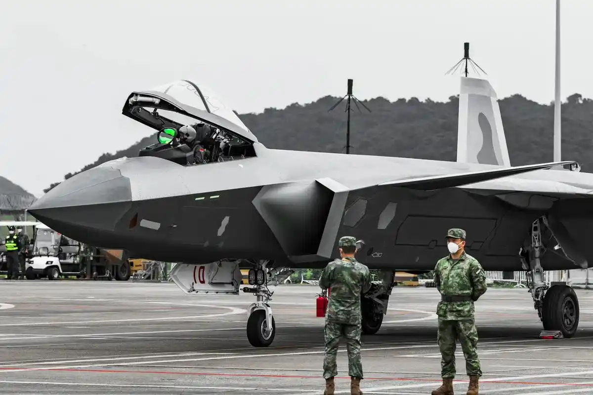 05"#歼20 #战斗机 #视觉震撼  # - 抖音