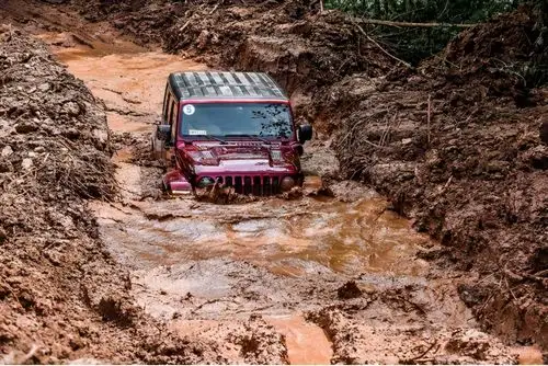 专业越野赛道一试便知-新浪汽车