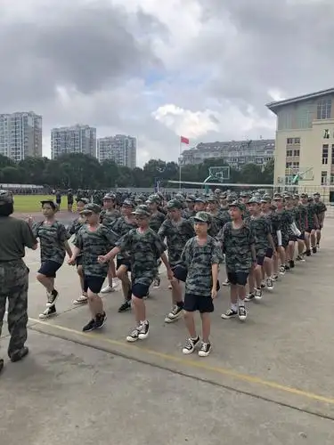 雄鹰从这里起飞——温岭市第四中学七(4)班军训风采