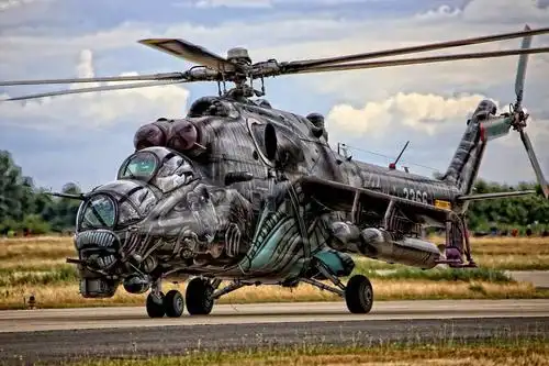 米24武装直升机这个涂装帅爆了(组图)