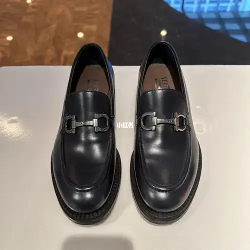 男鞋  #英伦风  #时尚穿搭  #送给男票的礼物  菲拉格慕男士皮鞋