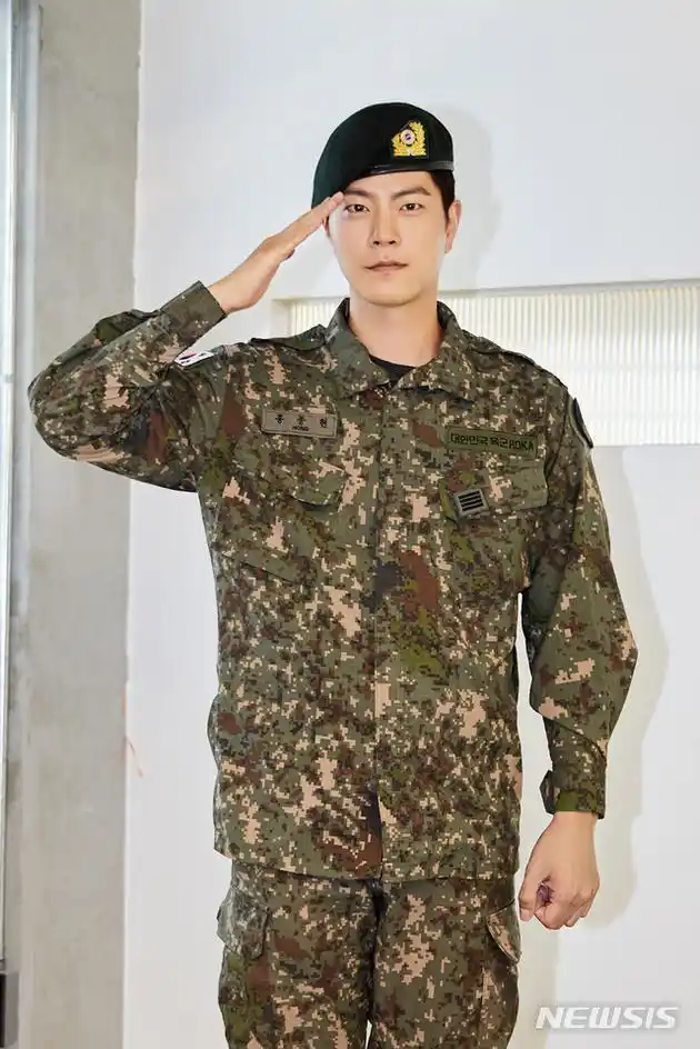 6月17日,韩国演员洪宗玄正式退伍,此前,他于2019年 12月2日入伍