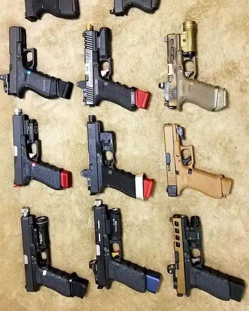 格洛克图集一把非军迷不用培训都可以打响的枪但是打的准不准就难说了