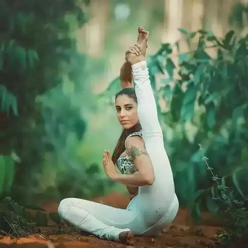 她是印度第一美女前世界小姐的私人瑜伽教练美爆了全世界