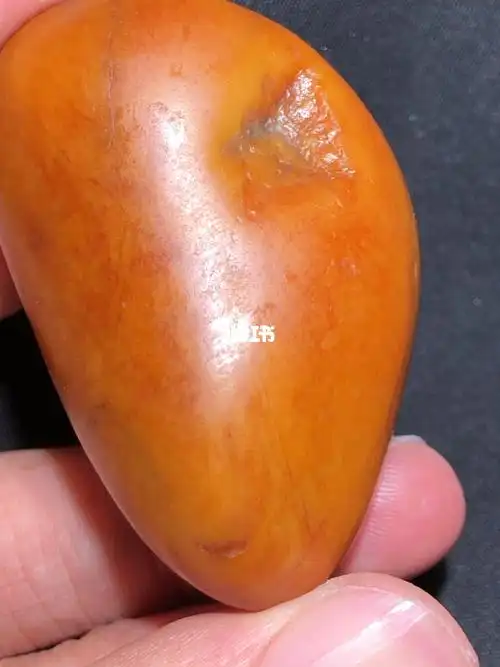 和田玉籽料黄沁