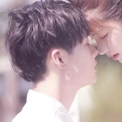 甜蜜秀恩爱的一对情头头像,情侣头像图片-回车桌面