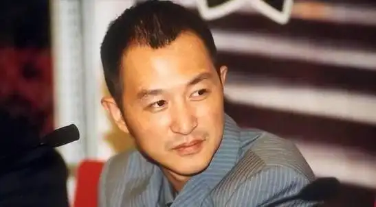 以为他们隐退歌坛,实则已"默默离世",再也见不到的6位歌星