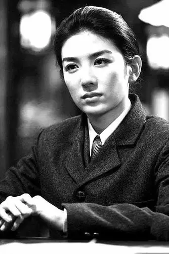 她是谭嗣同式的中国女侠她是女侠名叫秋瑾