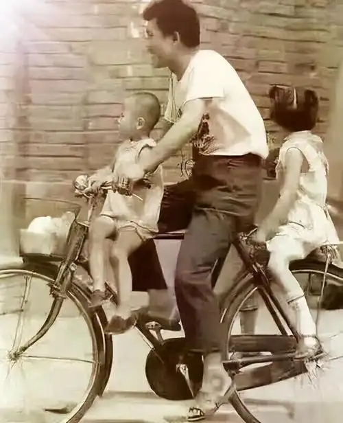 老式自行车的横杠,到底有什么用?为什么现在的自行车都取消了?