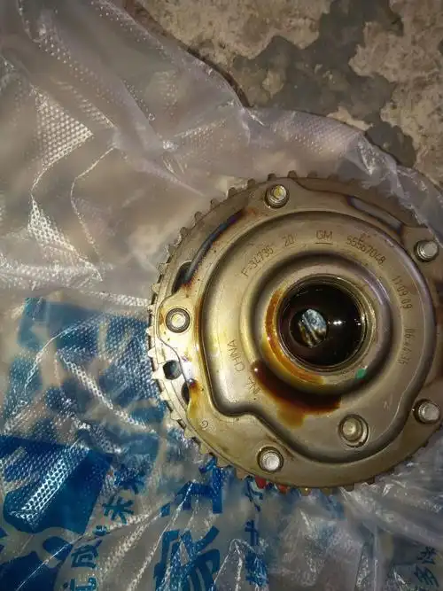 别克英朗2010款gt16l凸轮轴与齿轮怎么找位置