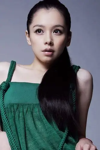 美人尖适合什么发型 明星美人尖发型图解