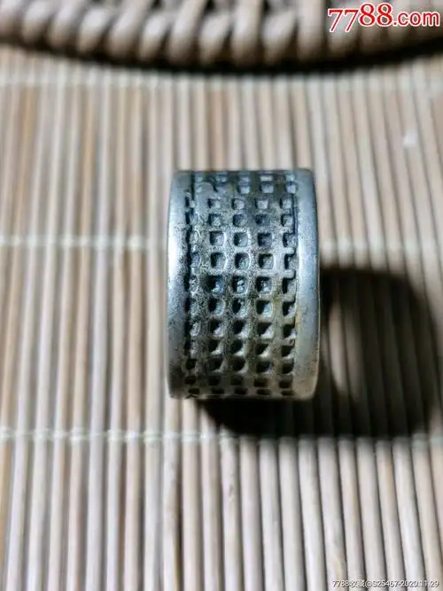 清代白铜缝衣服顶针