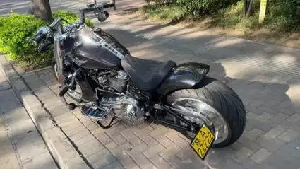 实拍哈雷戴维森fat boy 114摩托车.mp4