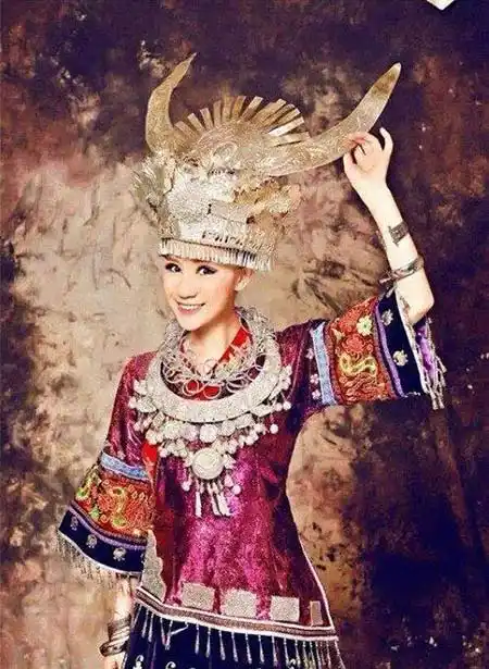 金珠(歌手) 简历 - 名人简历