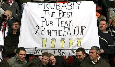 帕克奎特以及租借的职业球员波特尔位哈万特打进了历史性的两个进球