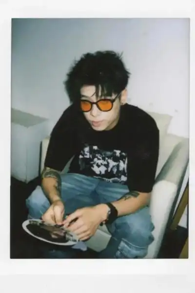 法老宣布退圈 小精灵立马回国!女友紫菜蛋花兔回应传闻