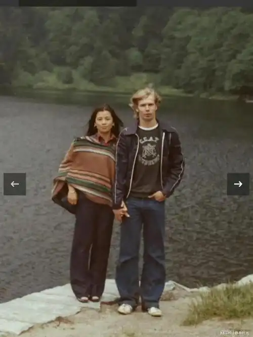 1979年,女星翁美玲与荷兰男友的亲密合影