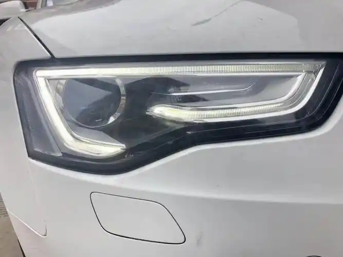 调试大灯安装大灯小巧的激光大灯(别看它小巧,看升级后效果)施工店铺