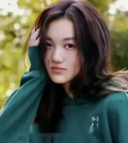 李嫣晒唇腭裂手术照