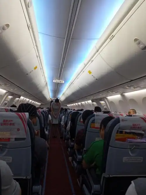 重庆山城自由行第一天.长乐机场,登机,重庆机场,三峡广场(一)