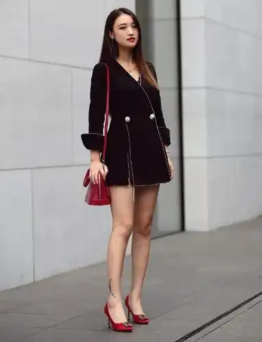 原创高跟鞋时尚穿搭彰显出女性的优雅气质
